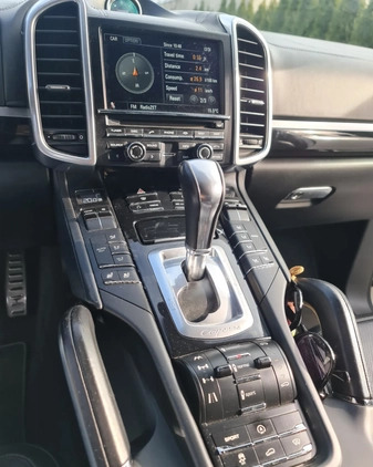 Porsche Cayenne cena 99900 przebieg: 350000, rok produkcji 2011 z Biecz małe 352